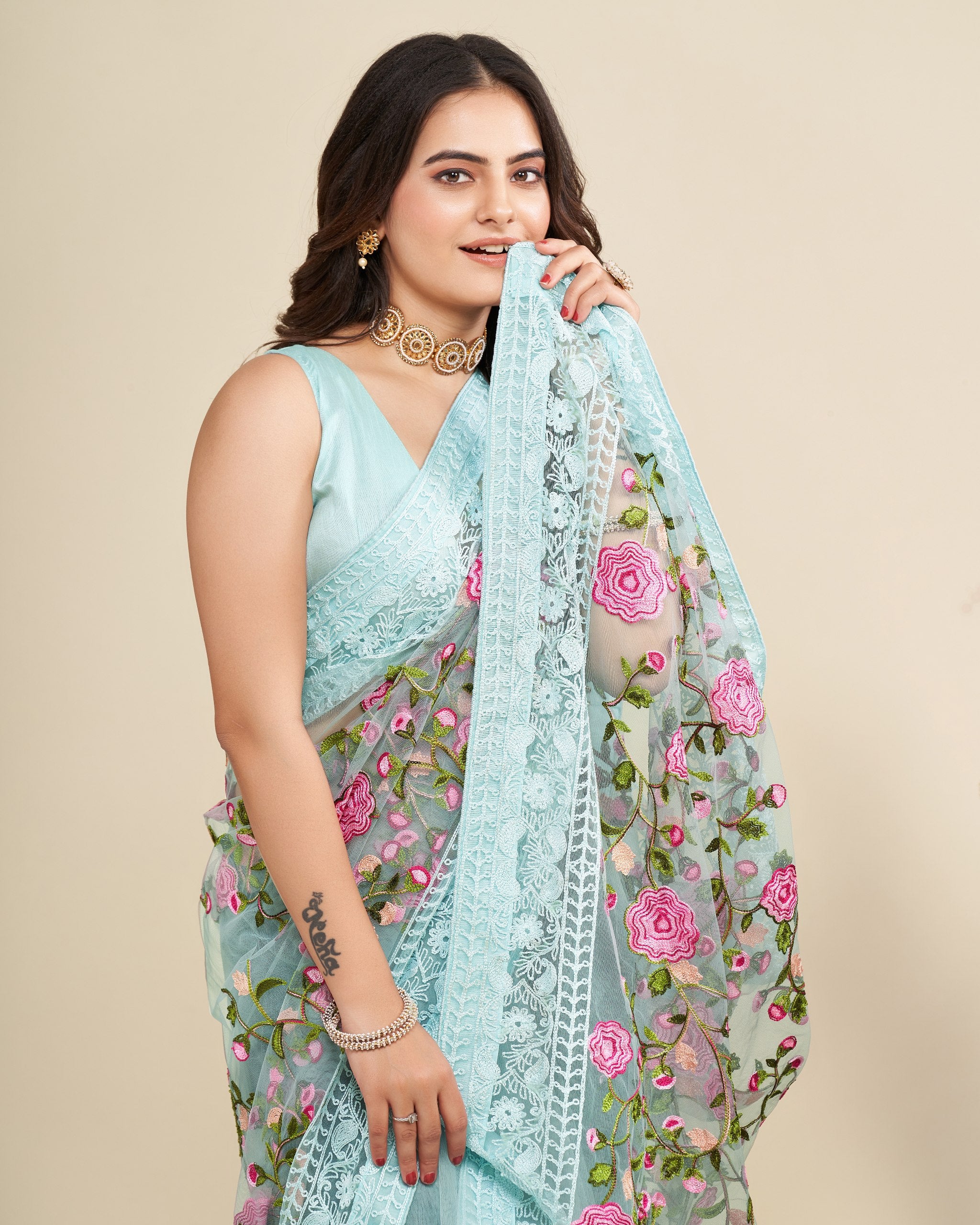 Gray Colour Saree With Unstitched Blouse