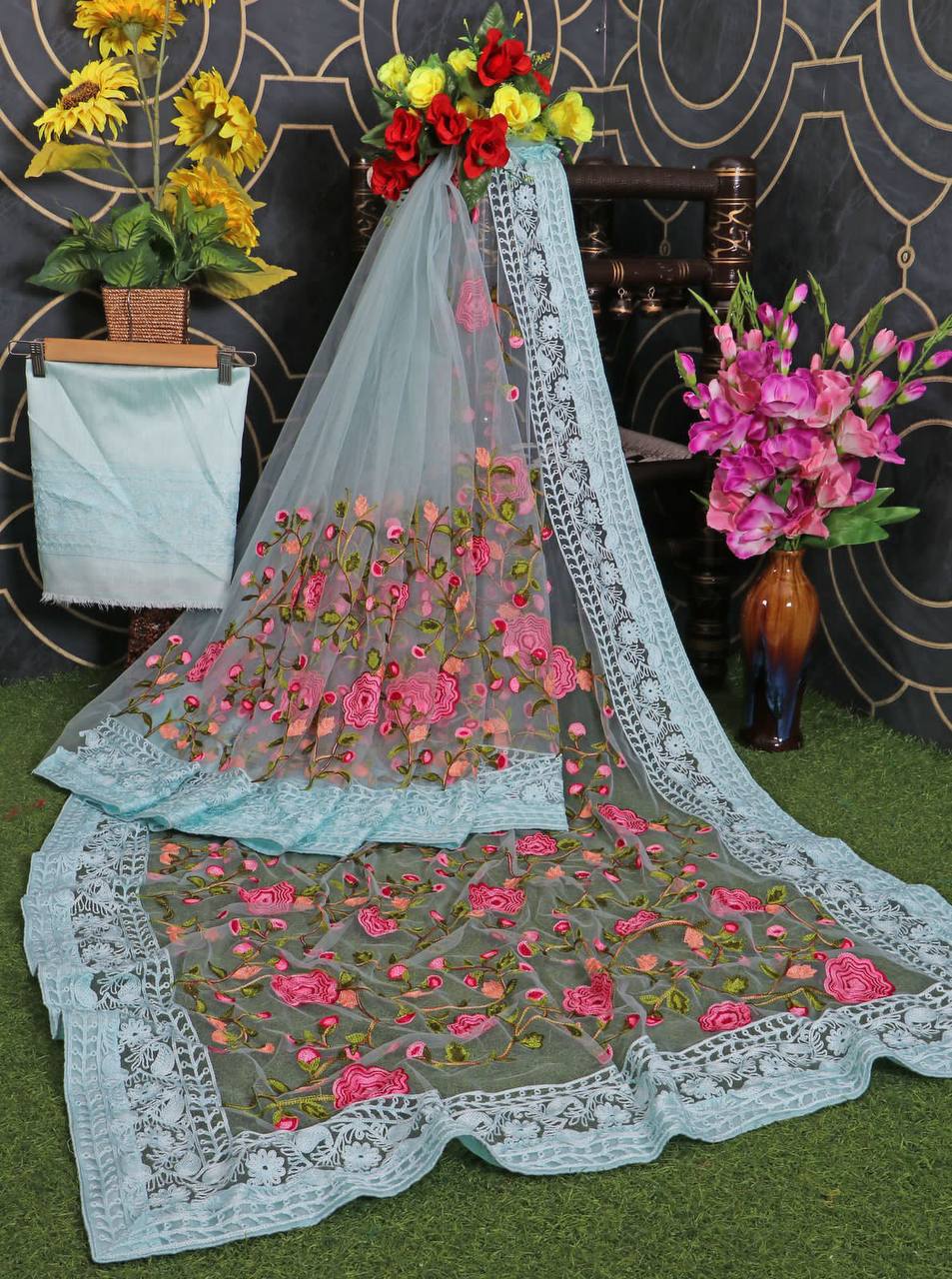 Gray Colour Saree With Unstitched Blouse